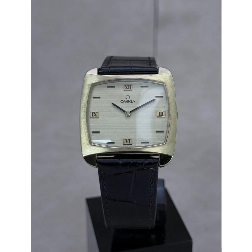 34mm • 1971 Omega De Ville Tank Gold Plated Manual Winding